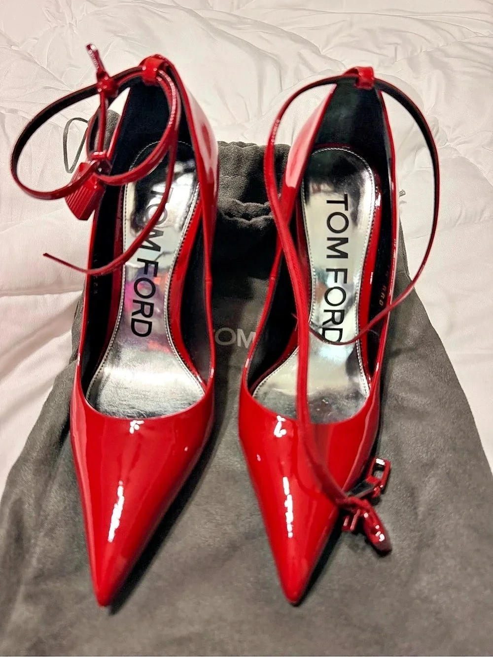 Tom Ford Padlock Pointy Patent Leather Pumps Red EU 38 Like New